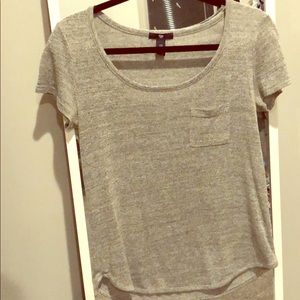 Gap scoop neck shirt